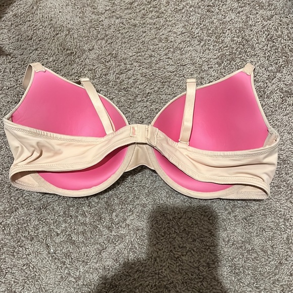 VS Pink Push up Bra - Picture 2 of 3